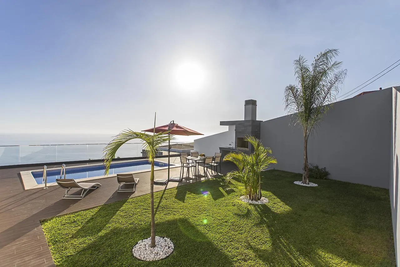 Сasa de vacaciones Searenity Vacation Home I By An Island Apart Arco da Calheta